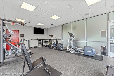 Welcome to this clean and cozy 2-bedroom, 1-bath co-op condo - photo 35