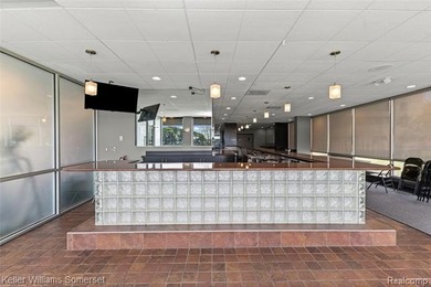 Welcome to this clean and cozy 2-bedroom, 1-bath co-op condo - photo 36