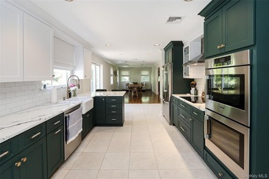 Located in the heart of Huntington, this beautifully updated - photo 4