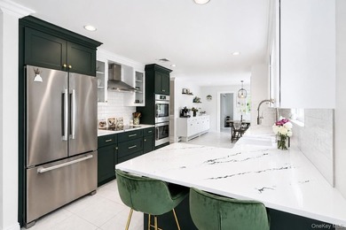 Located in the heart of Huntington, this beautifully updated - photo 6