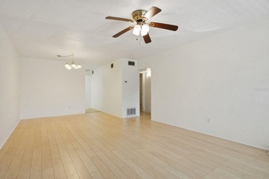 Some photos are virtually staged. Welcome to this beautifully - photo 10
