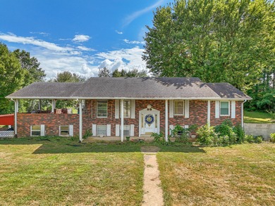 (private lake, pond, creek) Home For Sale in Junction City Kentucky