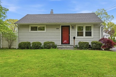 Perfection awaits in this 2 bed 1 bath 730 sq ft Ranch with an - photo 1