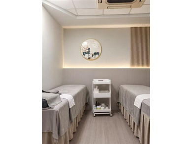 Turn-key beauty salon business for sale in prime Flushing - photo 3