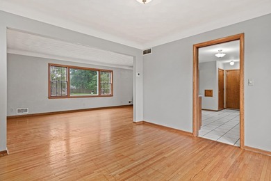 First time on the market! Lovingly maintained by the original - photo 9