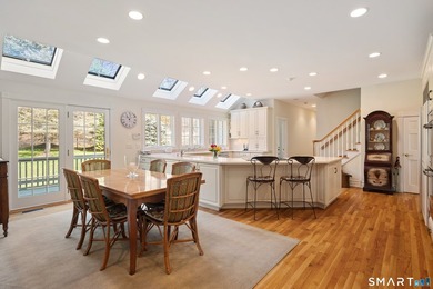 Exceptional custom-built 4 to 5 bedroom Colonial in desirable - photo 14