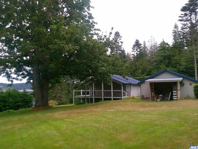 Beautifully landscaped acreage with views overlooking Discovery - photo 5