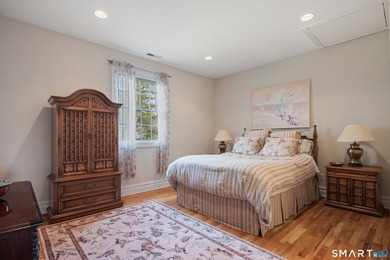 Exceptional custom-built 4 to 5 bedroom Colonial in desirable - photo 31