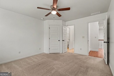 Welcome to your move-in-ready home! This well-maintained - photo 32