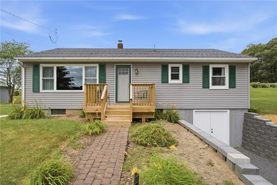Welcome to the home you've been waiting for! Situated scenically - photo 3