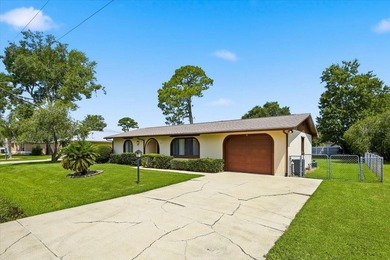 Welcome home to 10 Fenwick Lane, a charming starter home or - photo 33