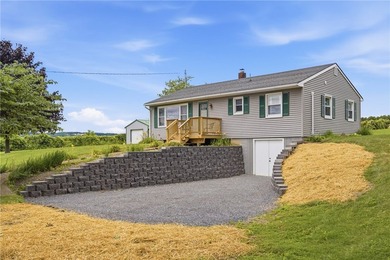 Welcome to the home you've been waiting for! Situated scenically - photo 4