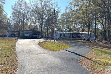 (private lake, pond, creek) Home For Sale in Maud Texas