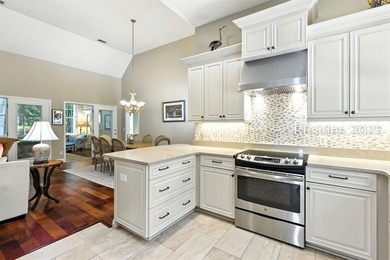 This furnished, well-maintained 3BR/2BA, 1,978 sq ft home offers - photo 7
