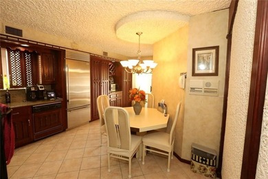 Semi Detached single family brick 3 bedroom home, 2 baths, large - photo 8