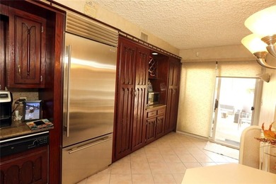 Semi Detached single family brick 3 bedroom home, 2 baths, large - photo 10
