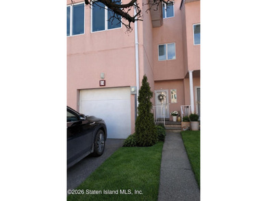 Sophisticated 2-bedroom + loft townhouse condo offering over 1 - photo 1