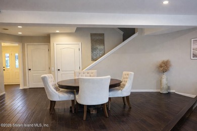 Sophisticated 2-bedroom + loft townhouse condo offering over 1 - photo 5