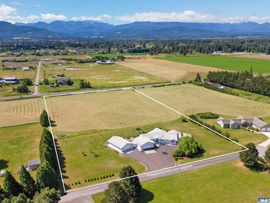 Welcome to 141 Kiwi Lane, a beautifully crafted home offering - photo 2