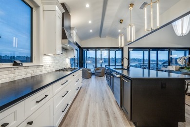 STUNNING & BEAUTIFULLY UPDATED multi-generational property HAS - photo 13