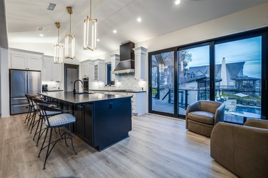 STUNNING & BEAUTIFULLY UPDATED multi-generational property HAS - photo 15