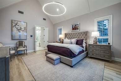STUNNING & BEAUTIFULLY UPDATED multi-generational property HAS - photo 18