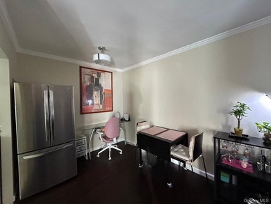 Totally Renovated Clearview One Bedroom Lower Level Unit (Size 3 - photo 20