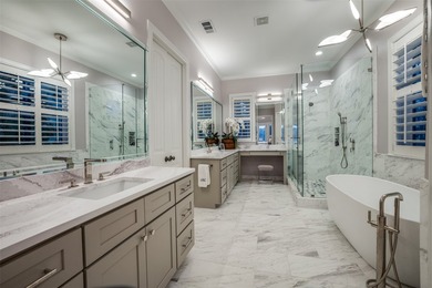 STUNNING & BEAUTIFULLY UPDATED multi-generational property HAS - photo 20