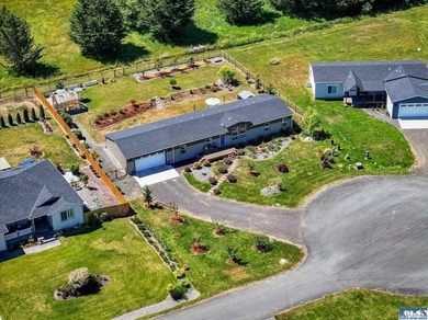 Welcome to this beautifully maintained 3-bedroom, 2-bath - photo 6