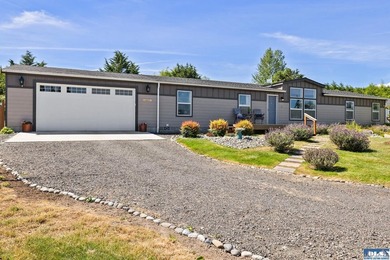 Welcome to this beautifully maintained 3-bedroom, 2-bath - photo 7