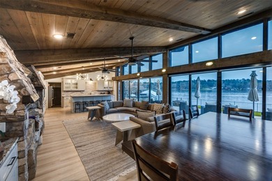 STUNNING & BEAUTIFULLY UPDATED multi-generational property HAS - photo 28