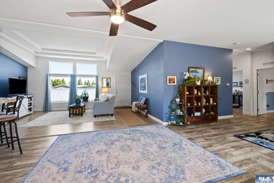 Welcome to this beautifully maintained 3-bedroom, 2-bath - photo 10