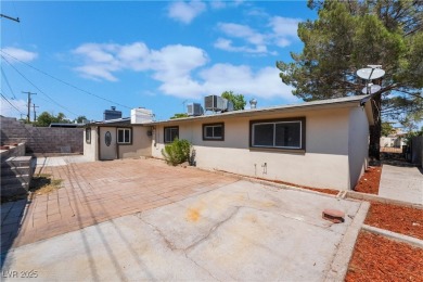 NICE NEIGHBORHOOD, NO HOA, WITH EVERYTHING CLOSE BY INCLUDING