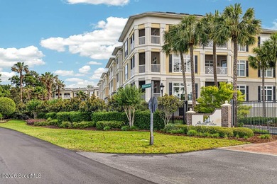 A rare opportunity to own a top-floor, rear corner residence in - photo 1