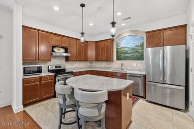 A rare opportunity to own a top-floor, rear corner residence in - photo 8
