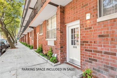 Beautifully maintained one bedroom co-op with a SUPER RARE - photo 10