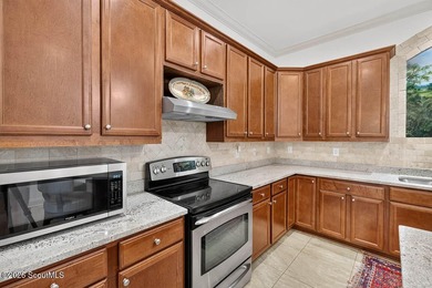 A rare opportunity to own a top-floor, rear corner residence in - photo 10