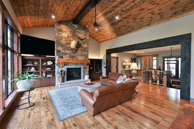 Experience unparalleled luxury and privacy on Garden Lake, part - photo 10