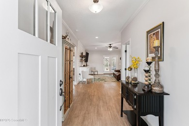 Beautiful home located in the desirable Egrets Pass, a private - photo 4