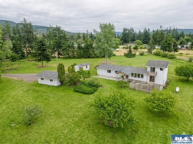 Nestled in the heart of the Olympic Peninsula, this unique 3 - photo 1