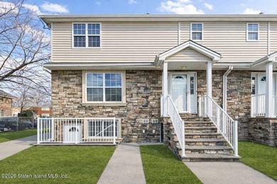 2 FAMILY Home HAS A 3 BEDROOM MAIN Unit & A 1 BEDROOM BASEMENT - photo 1