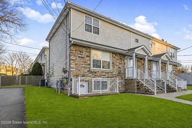 2 FAMILY Home HAS A 3 BEDROOM MAIN Unit & A 1 BEDROOM BASEMENT - photo 4