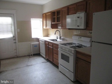 Three bedroom , 1.5 bath brick home with concrete facade and - photo 5