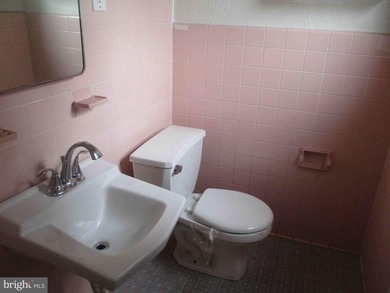 Three bedroom , 1.5 bath brick home with concrete facade and - photo 6