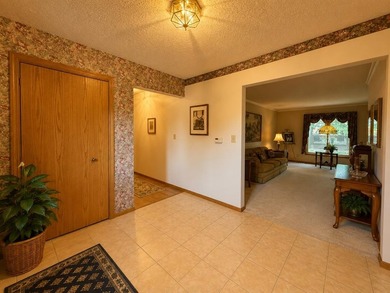 Quality-built brick ranch in desirable River Forest Estates! - photo 15