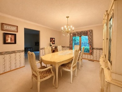 Quality-built brick ranch in desirable River Forest Estates! - photo 18