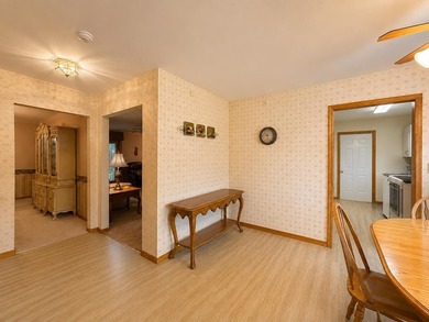 Quality-built brick ranch in desirable River Forest Estates! - photo 20