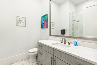 Rare Bayfront Opportunity. Constructed with concrete and just 3 - photo 21