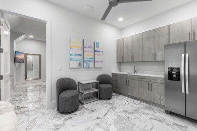 Rare Bayfront Opportunity. Constructed with concrete and just 3 - photo 24