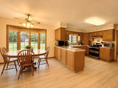 Quality-built brick ranch in desirable River Forest Estates! - photo 27